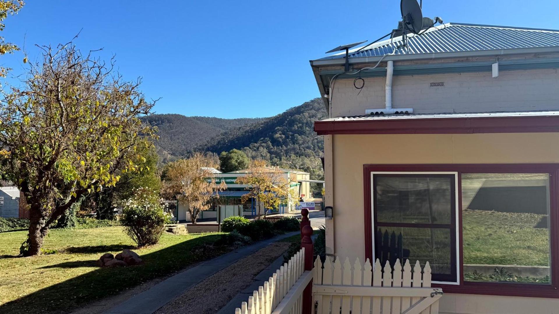 Colonial Bank Motel Omeo Exterior photo